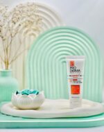 کرم ضد آفتاب فاقد چربی پرودرما SPF50 مناسب پوست چرب و جوشدار