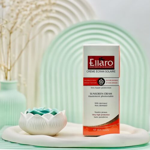 کرم ضد آفتاب SPF50 بی رنگ مناسب انواع پوست الارو