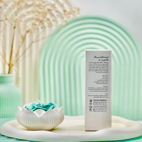 ضد آفتاب بی رنگ درمالوگ SPF50 پوست چرب
