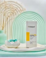 فلوئید ضدآفتاب ویتامین سی ویتالیر SPF 50 بدون رنگ