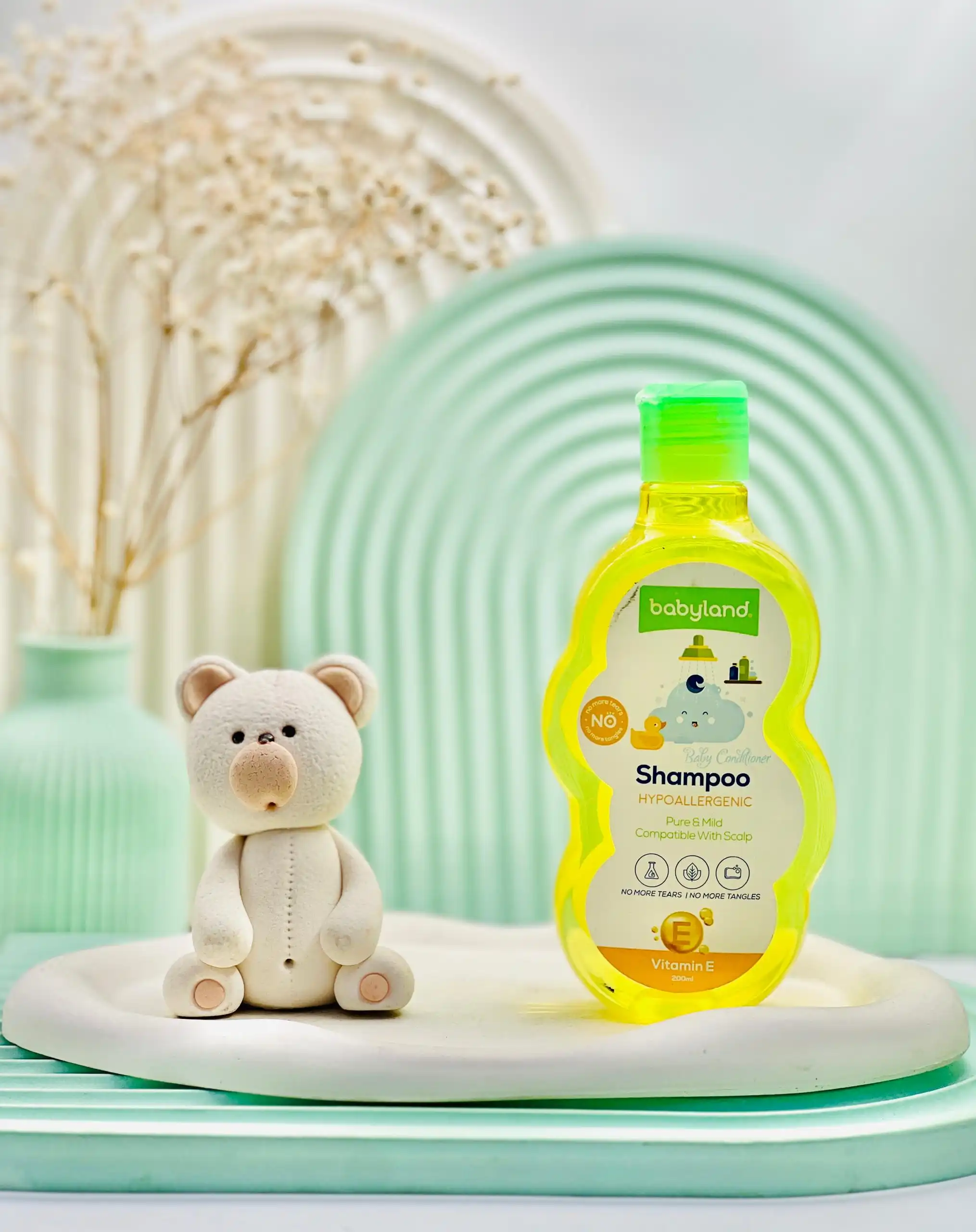 Babyland Shampoo Hypoallergenic with vitamin E daroosazam.com شامپو نرم کننده بچه ویتامین E بیبی لند 200 میلی لیتر