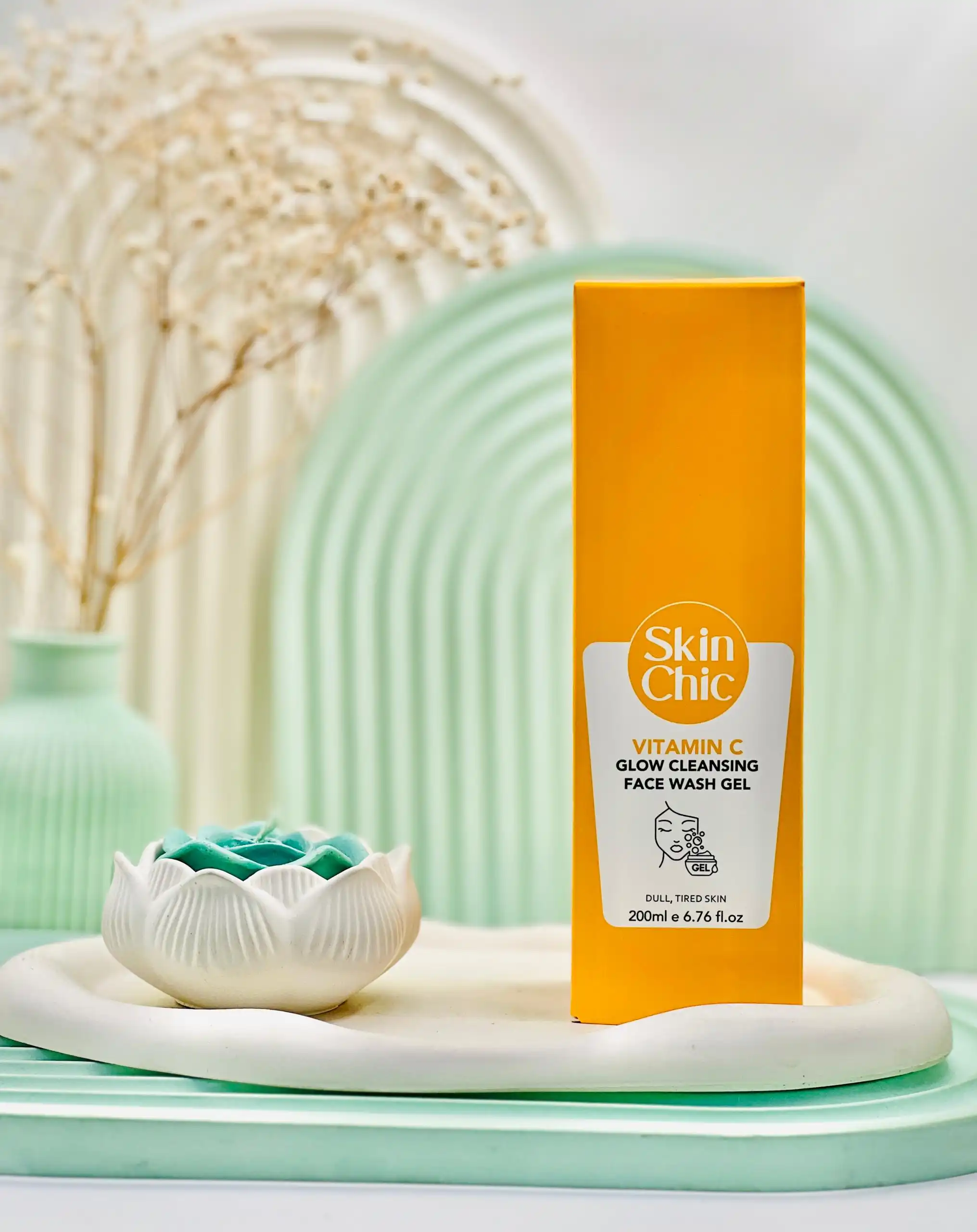 Skin Chic Vitamin C Glow Cleansing Face Wash Gel daroosazam.com ژل شستشو صورت روشن کننده ویتامین سی اسکین شیک