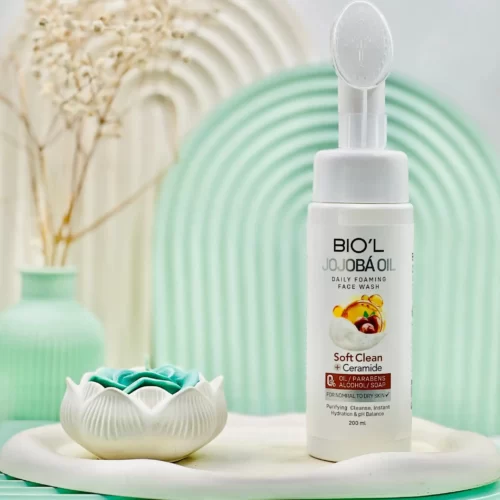 فوم شستشوی روغن جوجوبا بیول مناسب پوست معمولی تا خشک