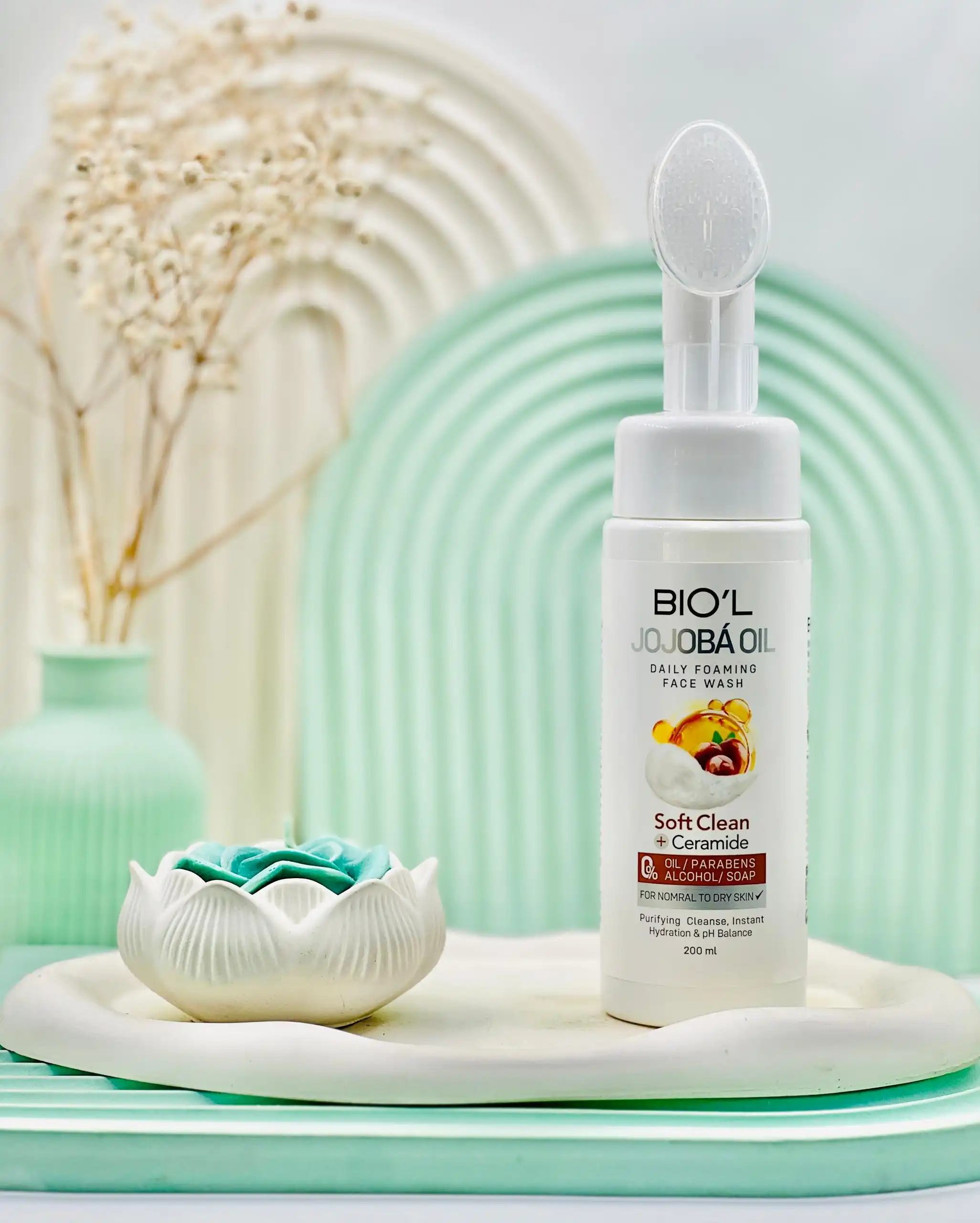 biol jojoba oil daily foaming face wash soft clean plus ceramid daroosazam.com فوم شستشوی روغن جوجوبا بیول مناسب پوست معمولی تا خشک