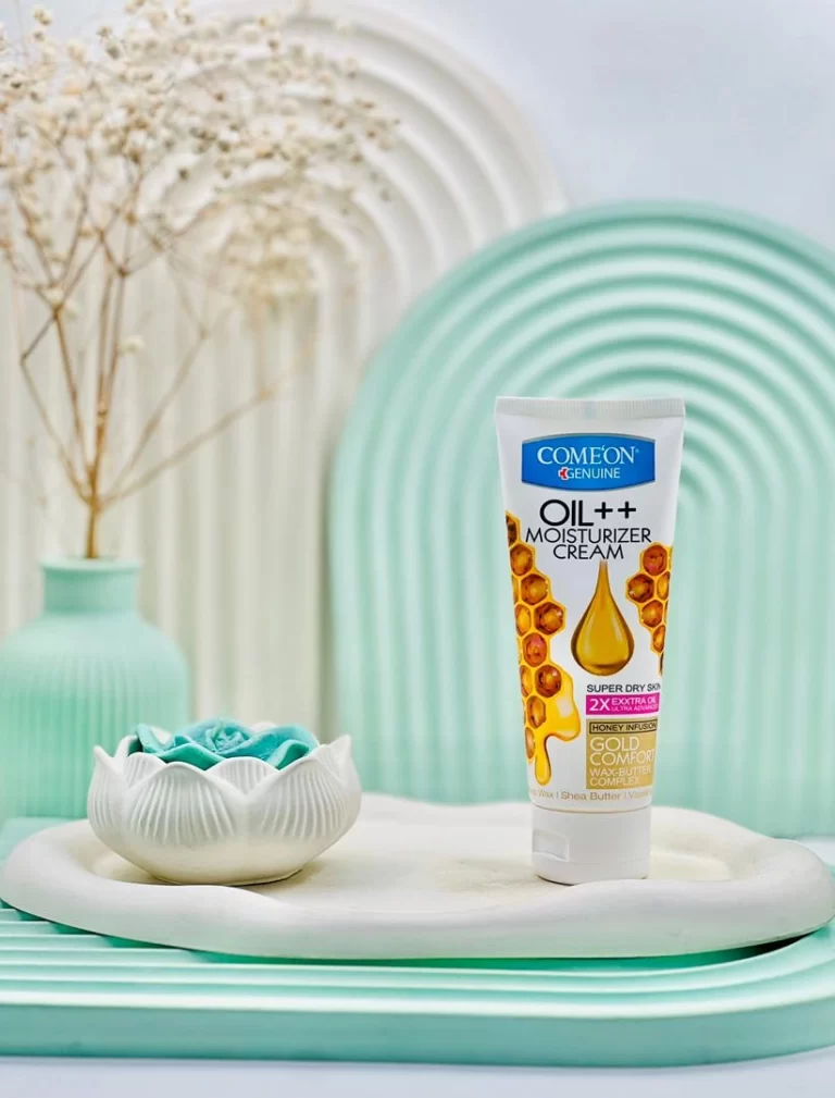 کرم مرطوب کننده اویل تو پلاس کامان