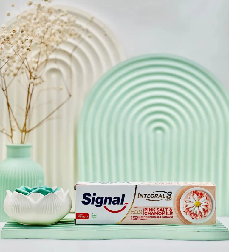 خمیر دندان اینتگرال 8 کاره نمک صورتی و روغن بابونه سیگنال